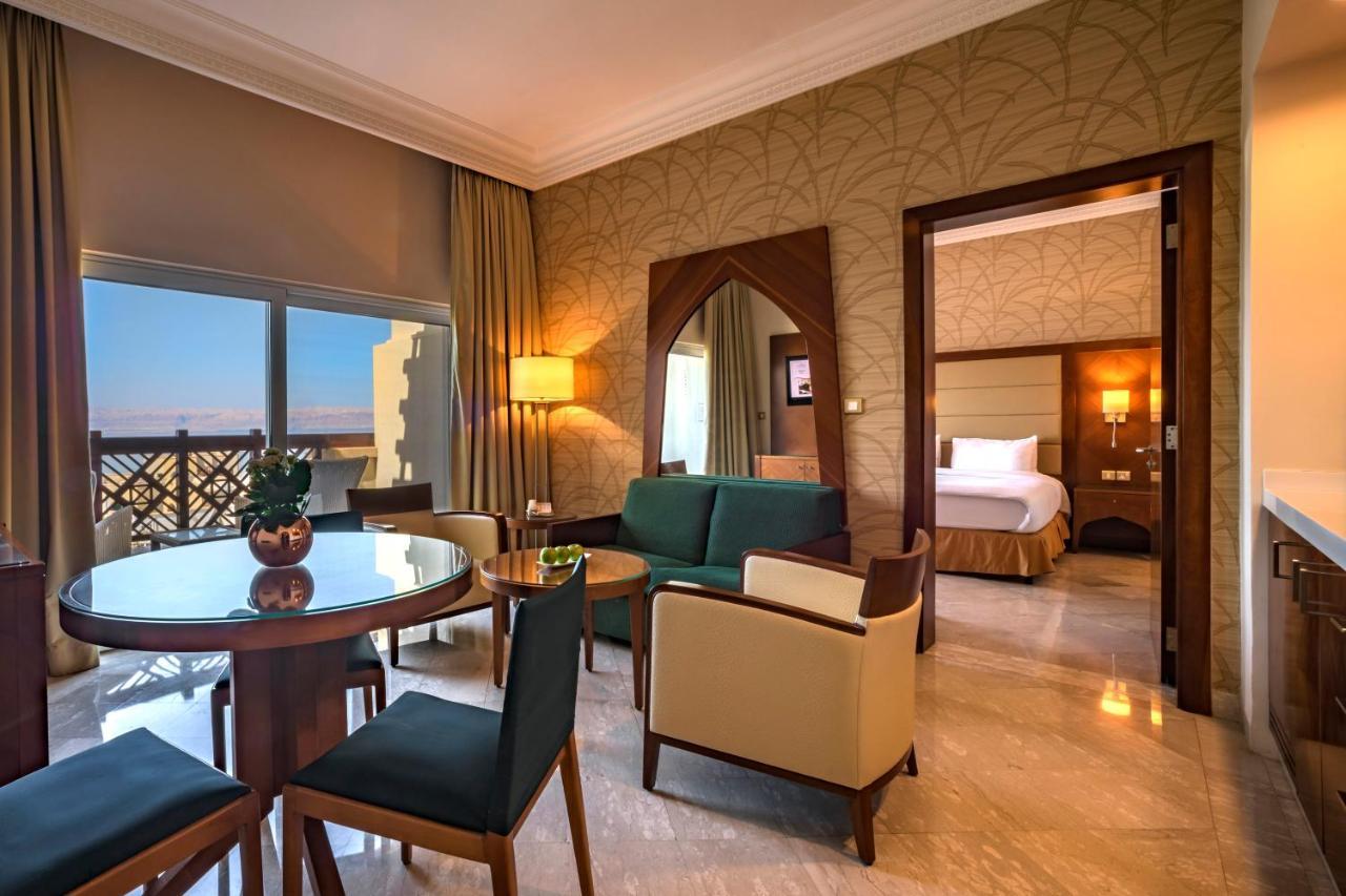 Crowne Plaza Jordan Dead Sea Resort & Spa By Ihg Sweimeh Exterior foto Suite