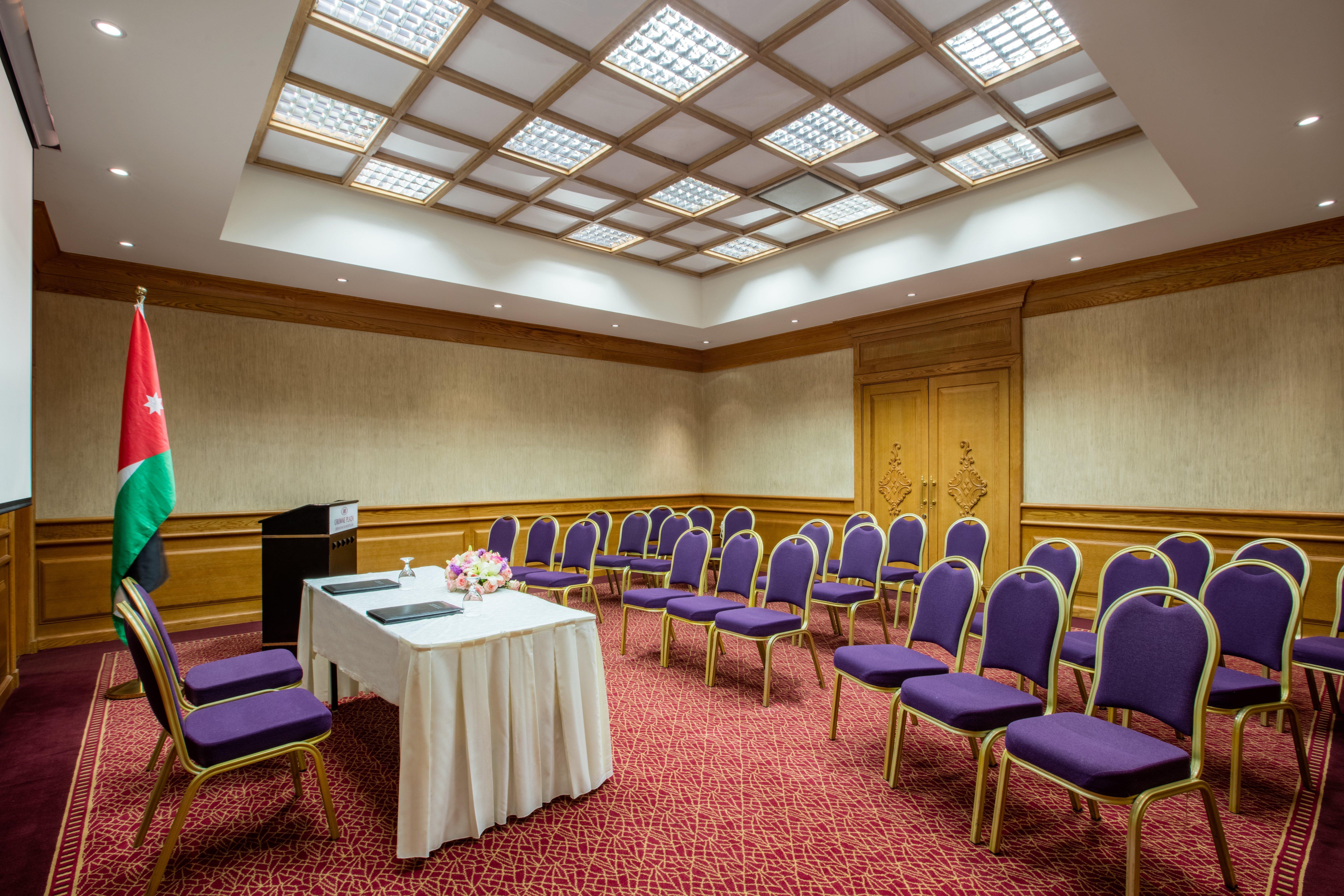 Crowne Plaza Jordan Dead Sea Resort & Spa By Ihg Sweimeh Exterior foto The meeting room of the Arab League